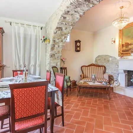 Feriehus 4 Bedroom Cozy In S,mauro Cilento -sa-