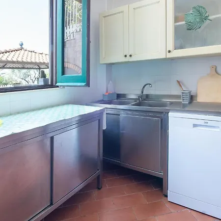 4 Bedroom Cozy In S,mauro Cilento -sa- Feriehus Casal Sottano