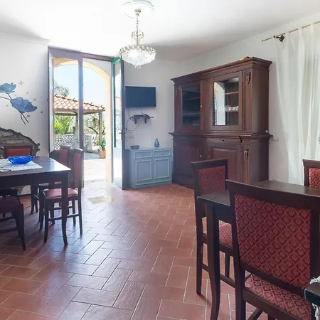 4 Bedroom Cozy In S,mauro Cilento -sa- * Casal Sottano