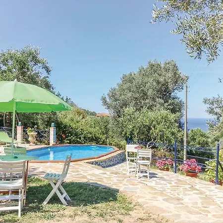 4 Bedroom Cozy In S,mauro Cilento -sa- Feriehus *